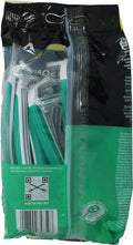 Zij-aanzicht van een verpakking Wilkinson Sword Extra Essential 2 scheermesjes, met barcode en informatie over de ingrediënten.