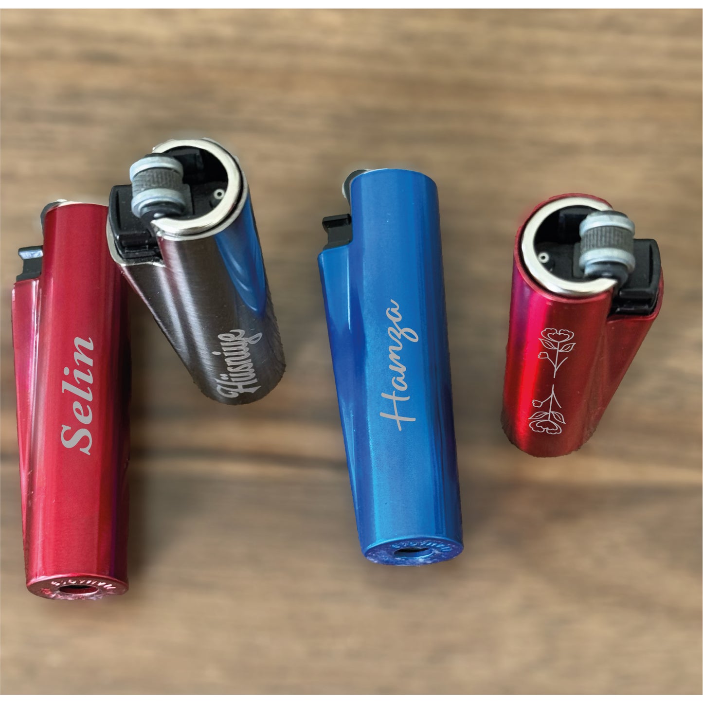 Gepersonaliseerde aanstekers - Metalen Clipper Vuursteen Aansteker - Aansteker Graveren met Logo en Tekst - Eigen Ontwerp - Gepersonaliseerd Cadeau - Blauw, Red, Gray