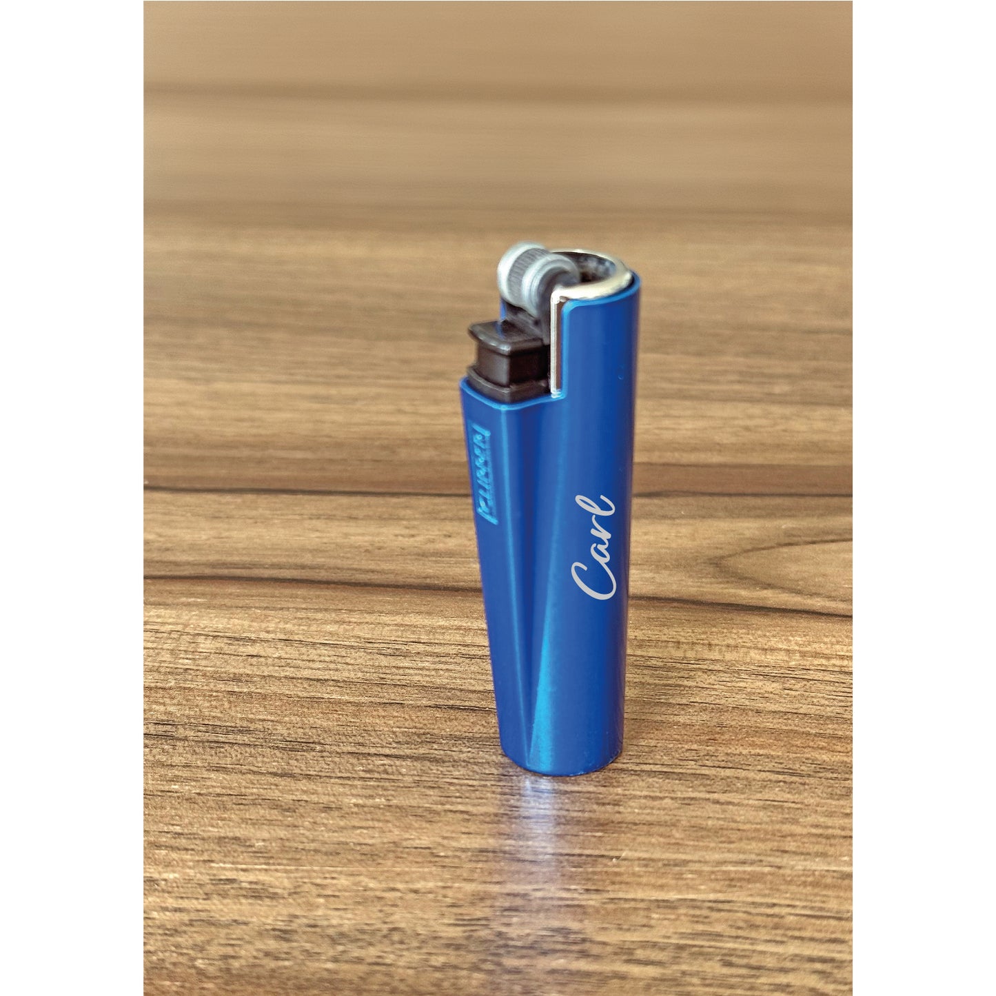 Gepersonaliseerde aanstekers - Metalen Clipper Vuursteen Aansteker - Aansteker Graveren met Logo en Tekst - Eigen Ontwerp - Gepersonaliseerd Cadeau - Blauw, Red, Gray