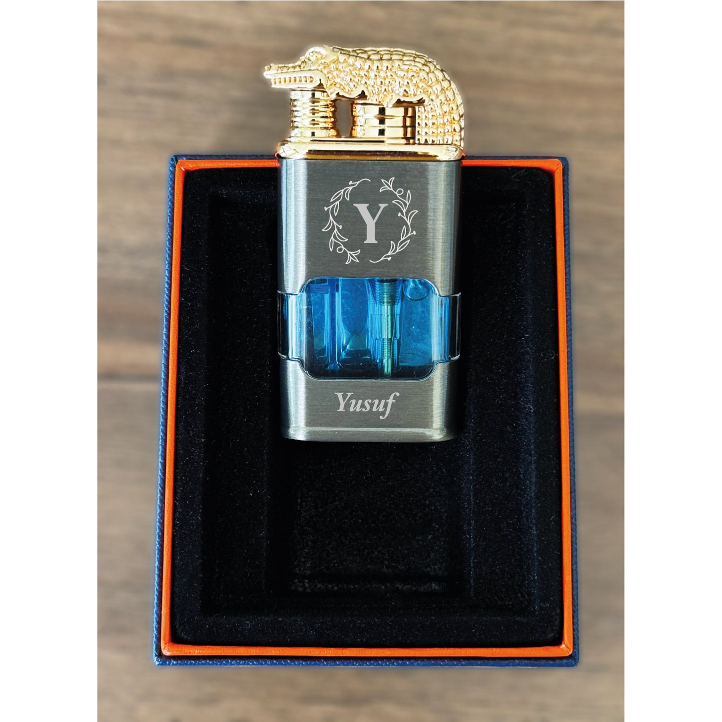 Butane Aansteker - Gegraveerd met Logo en Tekst - Eigen Ontwerp - Gepersonaliseerd Cadeau - Winddicht - Vintage Horloge Bezel - Jet Dual Vlam Fakkel - Opblaasbare Gas Aansteker - Metaal met Quartz Wijzerplaat-55310